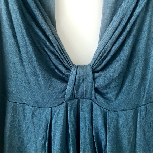 Blue open-back dress - Picture 4 of 9